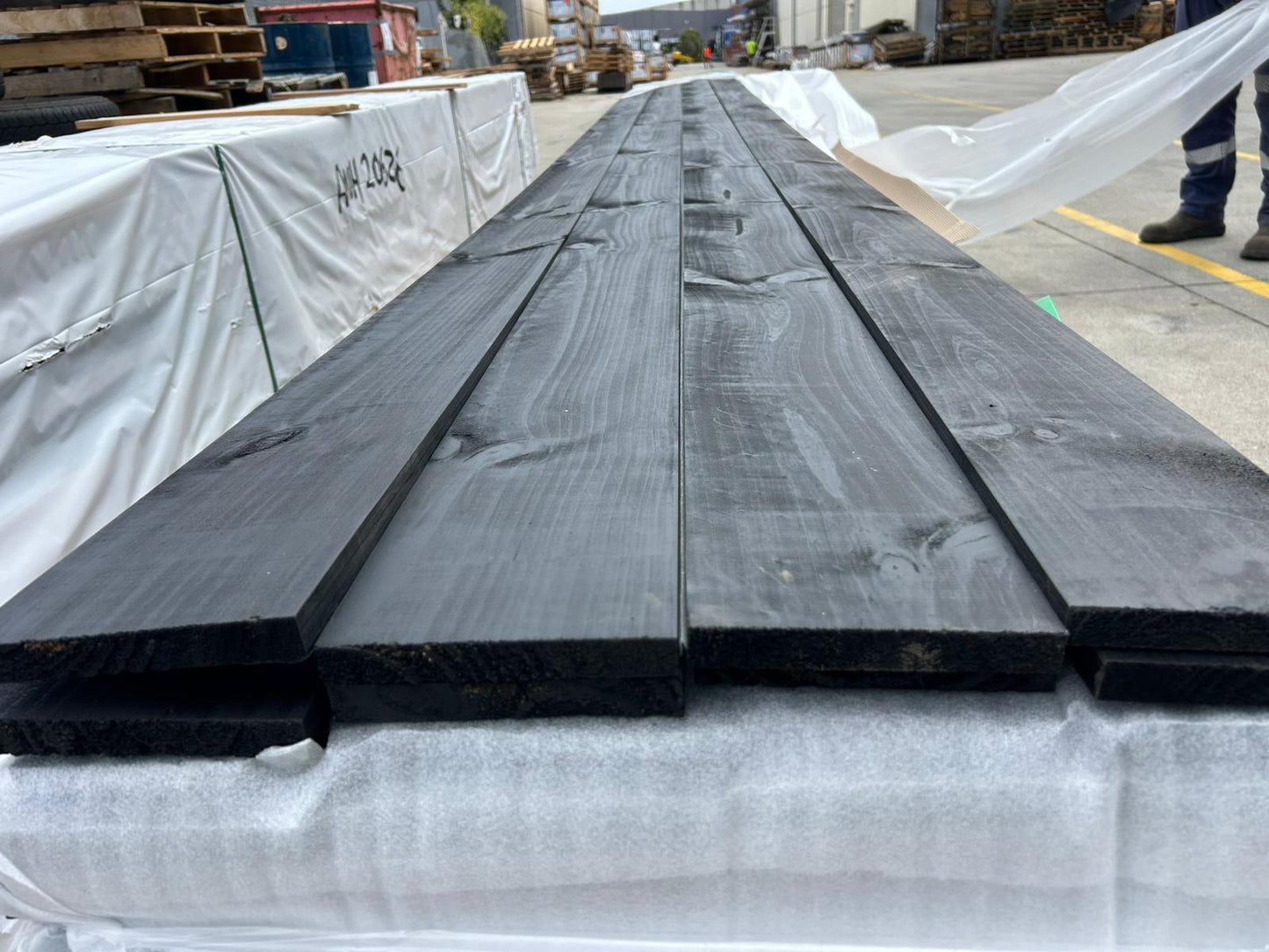 Exterior Hoarding Plinth 140 x 19 - Black